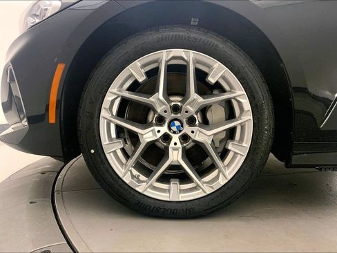 Certified 2025 BMW 330i xDrive Sedan w/ Premium Package AWD/4WD image 8