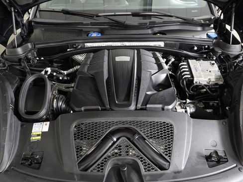 Used 2022 Porsche Macan GTS w/ Premium Package Plus image 24