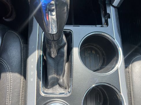 Used 2014 Ford Explorer XLT w/ Equipment Group 202A image 26