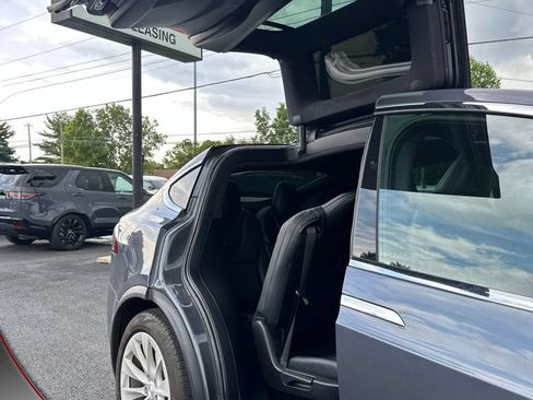 Used 2020 Tesla Model X Long Range AWD/4WD image 23