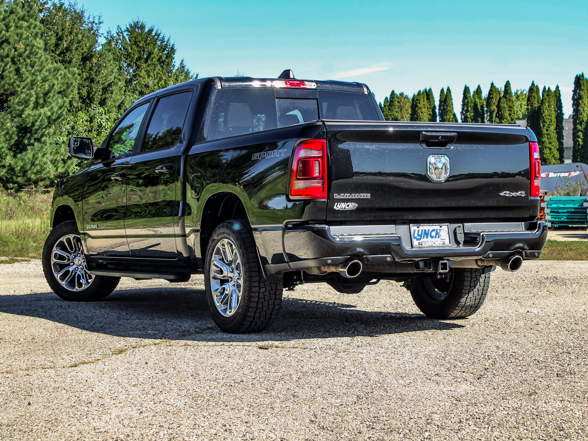 Used 2023 RAM 1500 Laramie AWD/4WD image 8