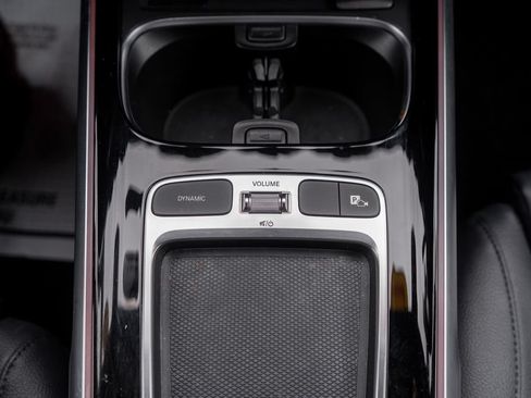 Used 2024 Mercedes-Benz GLB 250 4MATIC w/ Winter Heating Package image 27