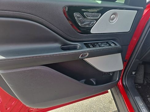 Used 2025 Lincoln Aviator Reserve w/ Equipment Group 201A image 9
