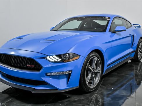 Used 2022 Ford Mustang GT Premium w/ Equipment Group 401A RWD image 5