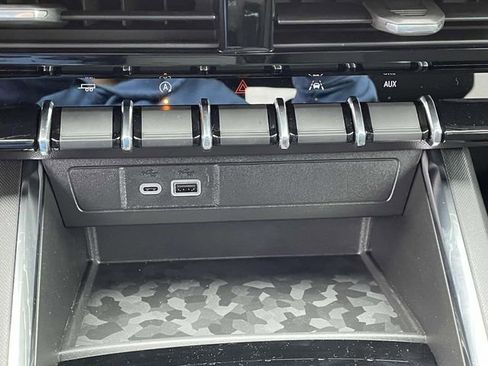 New 2025 GMC Canyon Elevation w/ Technology Package image 23