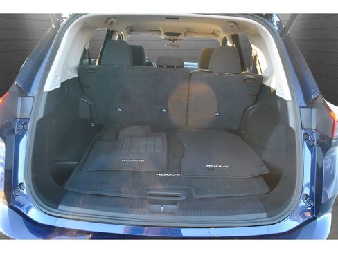 Used 2025 Nissan Rogue SV image 8