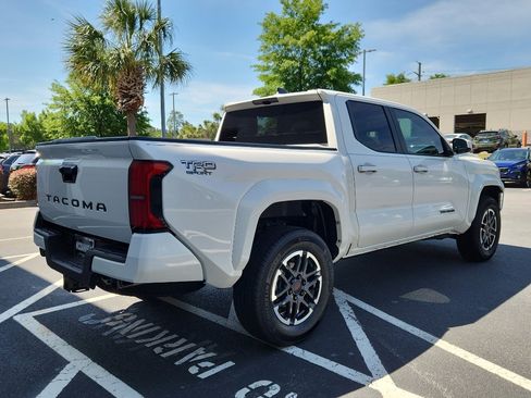 Used 2024 Toyota Tacoma TRD Sport RWD image 4