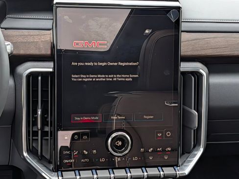 New 2026 GMC Acadia Denali Ultimate w/ LPO, Floor Liner Package AWD/4WD image 14