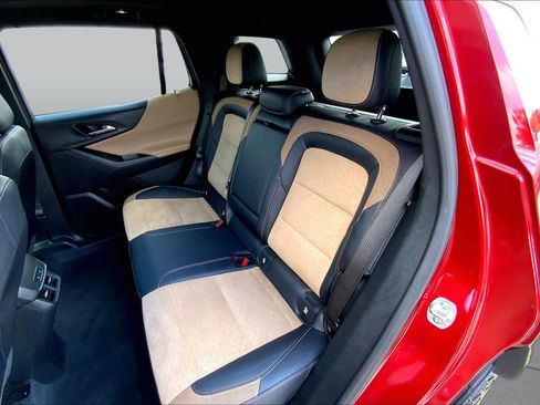 Used 2025 Chevrolet Equinox ACTIV w/ Safety and Technology Package FWD image 21