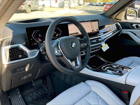 Used 2026 BMW X5 xDrive40i image 18