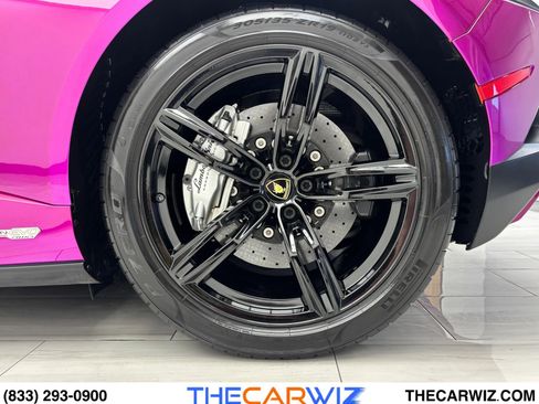 Used 2023 Lamborghini Huracan EVO image 18