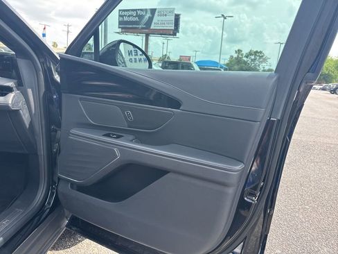 Certified 2024 Lincoln Nautilus Premier w/ Jet Appearance Package AWD/4WD image 25