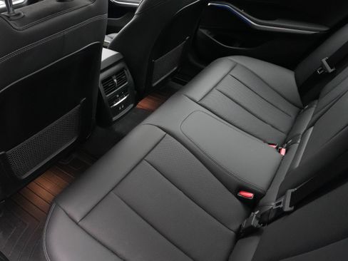 Certified 2022 BMW 330i Sedan w/ M Sport Package image 33