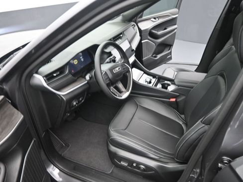 New 2026 Jeep Grand Cherokee Limited image 9