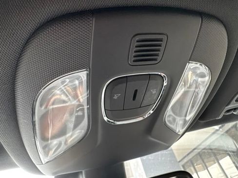 Used 2023 Jeep Compass Limited AWD/4WD image 16
