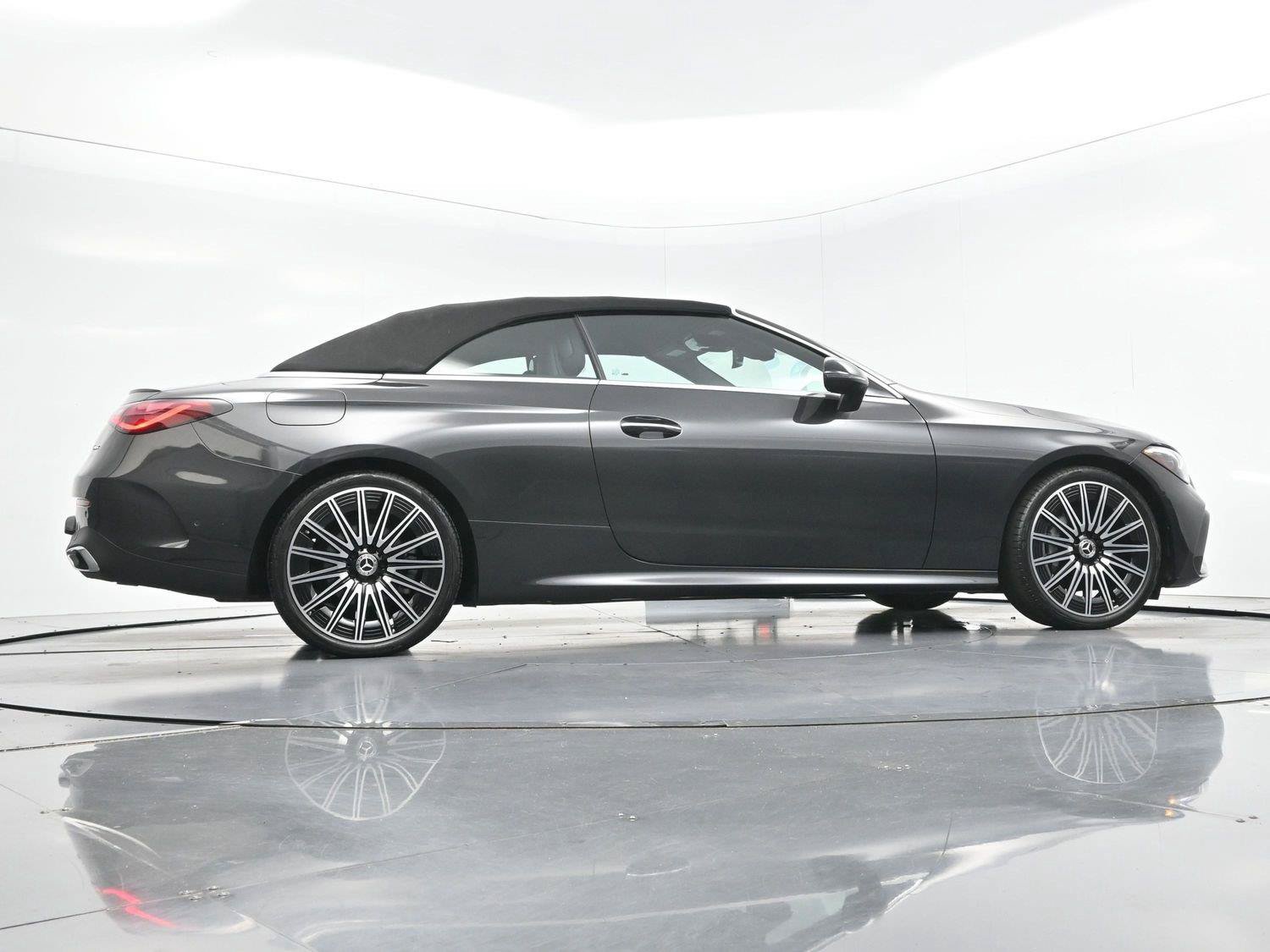 Used 2026 Mercedes-Benz CLE 300 4MATIC Cabriolet image 45