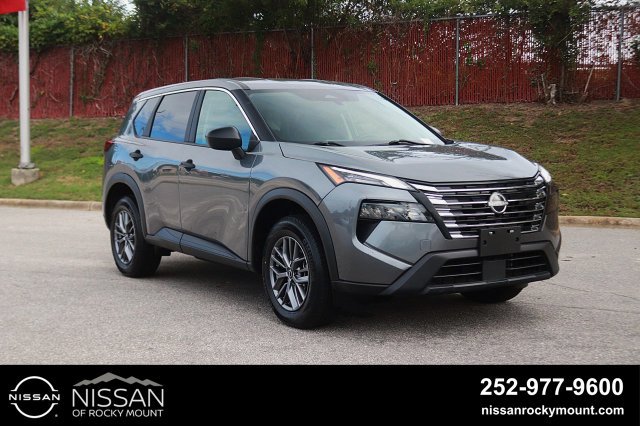 Used 2024 Nissan Rogue S AWD/4WD image 1