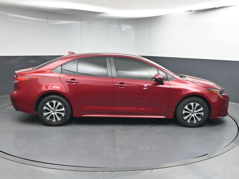 Used 2022 Toyota Corolla LE FWD image 9