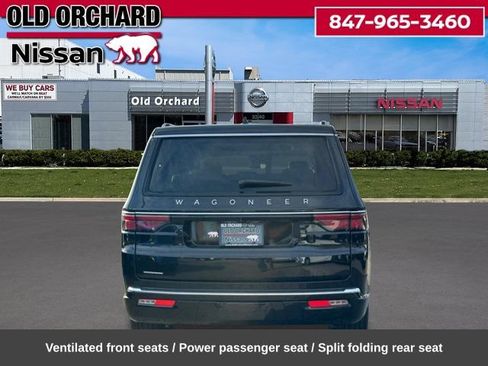 Used 2023 Jeep Wagoneer 4WD w/ Premium Group I image 7