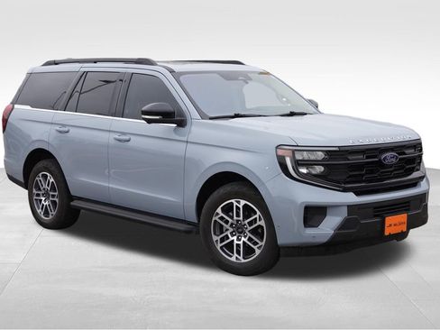 Certified 2025 Ford Expedition Active AWD/4WD image 1