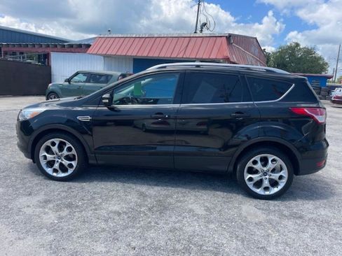 Used 2014 Ford Escape Titanium w/ Equipment Group 401A AWD/4WD image 3