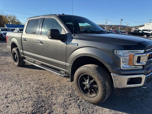 Used 2018 Ford F150 XLT w/ Equipment Group 302A Luxury image 4