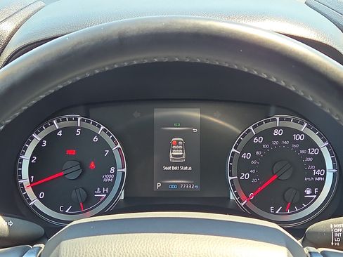 Used 2021 Toyota Highlander LE FWD image 23