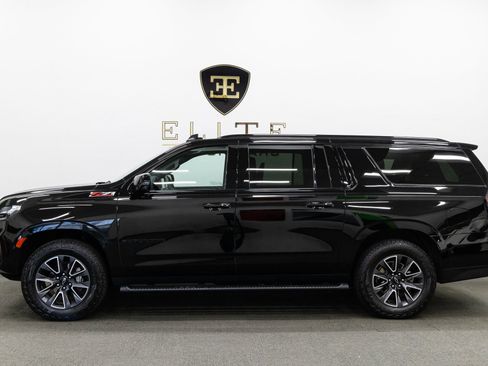 Used 2023 Chevrolet Suburban Z71 w/ Z71 Off-Road Package image 2