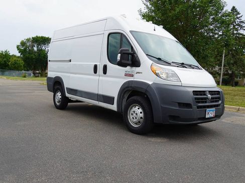 Used 2018 RAM ProMaster 2500 FWD image 2