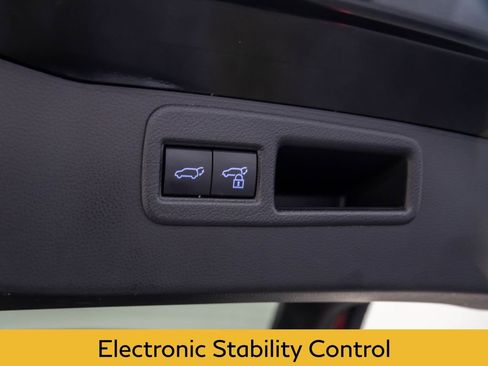 Used 2021 Toyota Venza XLE image 31