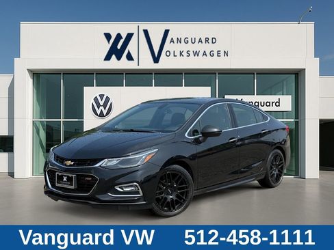 Used 2018 Chevrolet Cruze Premier FWD image 1