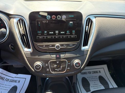 Used 2018 Chevrolet Malibu LT FWD image 28