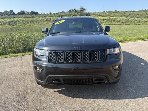 Used 2019 Jeep Grand Cherokee Laredo AWD/4WD image 8