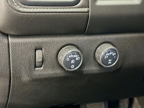 Used 2018 GMC Canyon Denali AWD/4WD image 17