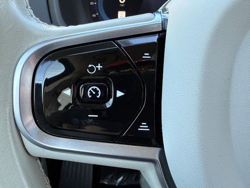 Certified 2023 Volvo XC90 B6 Core w/ Climate Package image 18