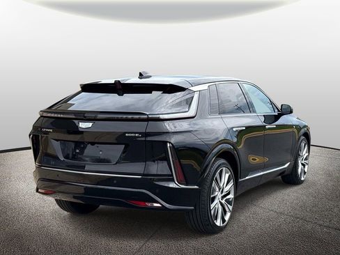 Used 2025 Cadillac Lyriq Luxury w/ LPO, Floor Liner Package AWD/4WD image 2