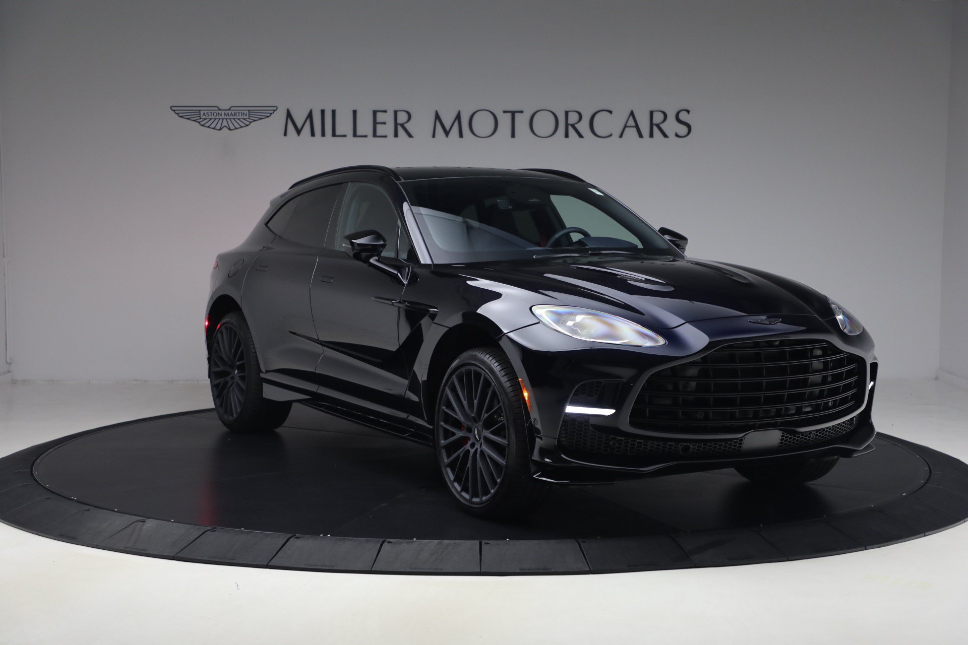 Used 2025 Aston Martin DBX 707 AWD/4WD image 13