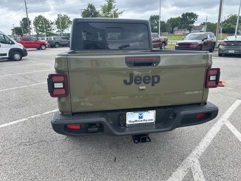 New 2025 Jeep Gladiator Sport image 23