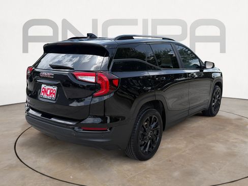 Used 2023 GMC Terrain SLE w/ Driver Convenience Package FWD image 11