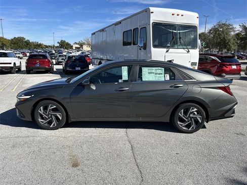 New 2025 Hyundai Elantra Limited image 13