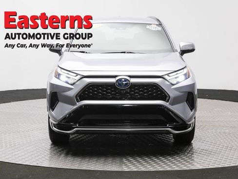Used 2022 Toyota RAV4 SE image 2