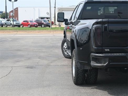 Used 2023 GMC Sierra 1500 SLT w/ SLT Premium Plus Package image 6