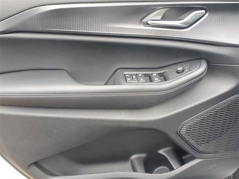 New 2025 Jeep Grand Cherokee L Altitude image 17