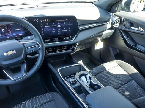 New 2026 Chevrolet Equinox LT FWD image 17