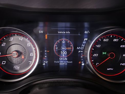 Used 2023 Dodge Charger SXT image 4