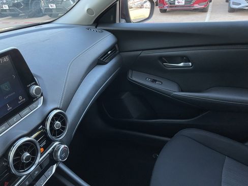 Used 2025 Nissan Sentra SV image 35