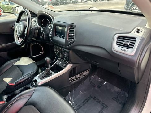 Used 2021 Jeep Compass Latitude w/ Sun and Sound Group image 28