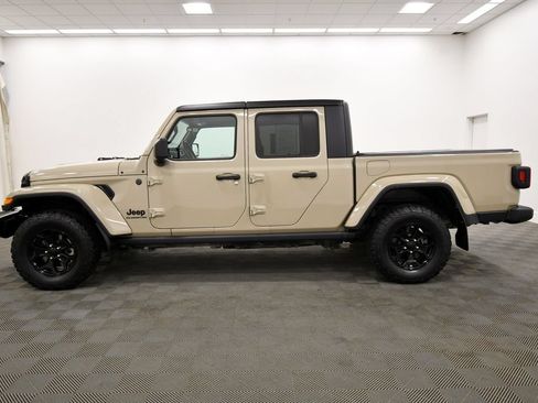 Used 2022 Jeep Gladiator Sport AWD/4WD image 4