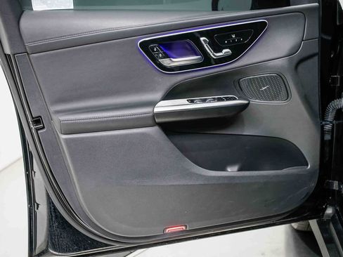 Used 2024 Mercedes-Benz GLC 300 4MATIC image 18