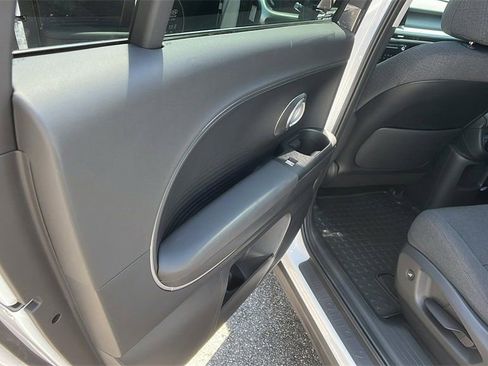 New 2026 Hyundai Ioniq 9 SE AWD/4WD image 16